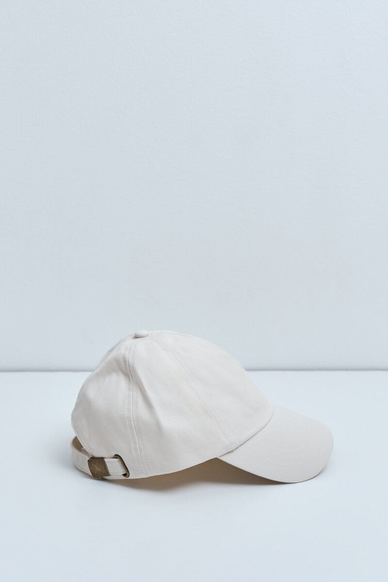 Beige sports cap with logo