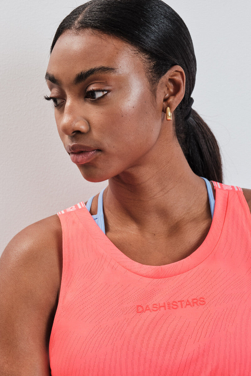 fitted sleeveless t-shirt