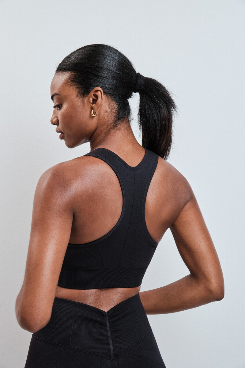 Seamless Fit Black Zip Sports Bra