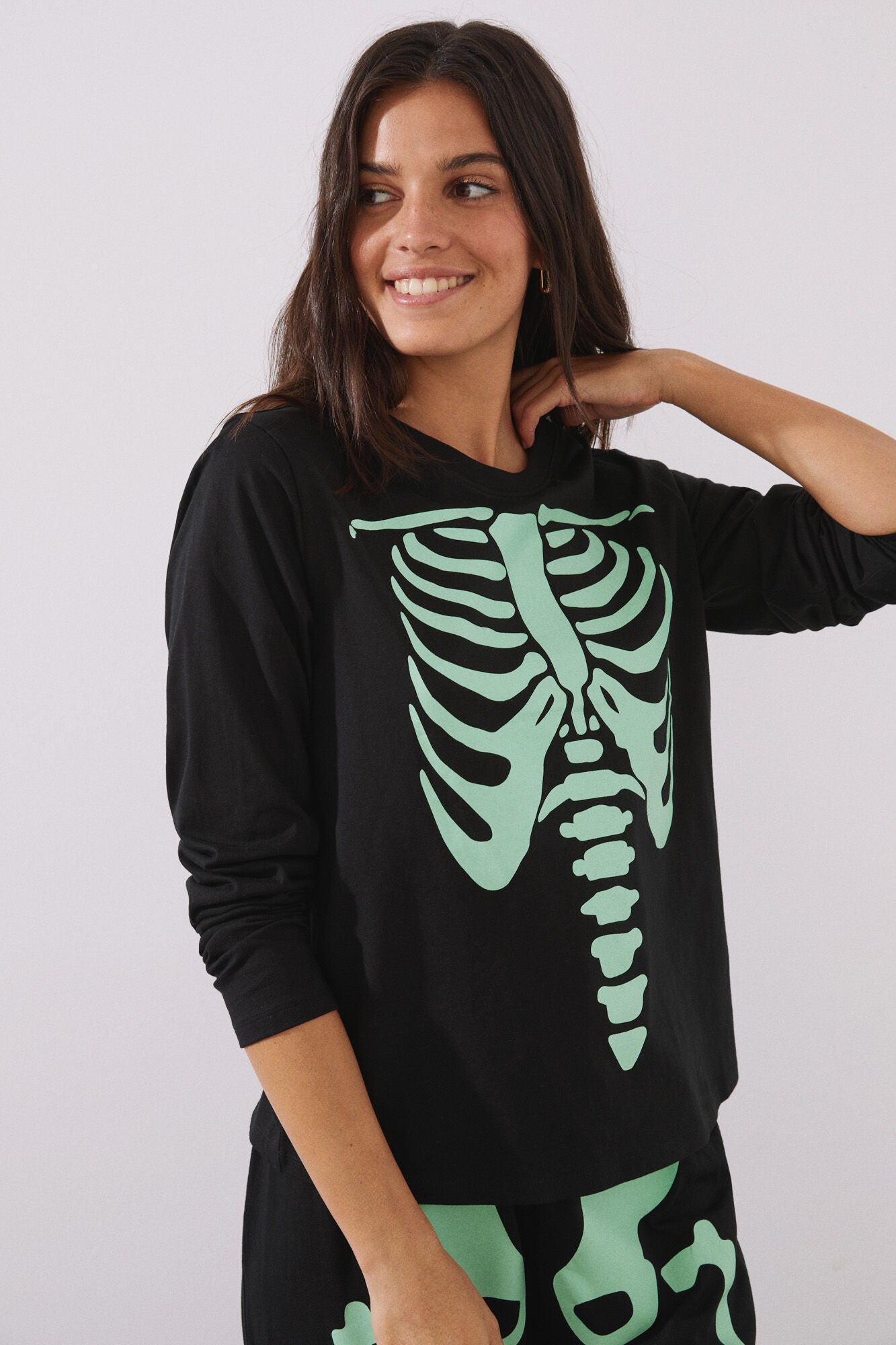 Long pajamas with skeleton