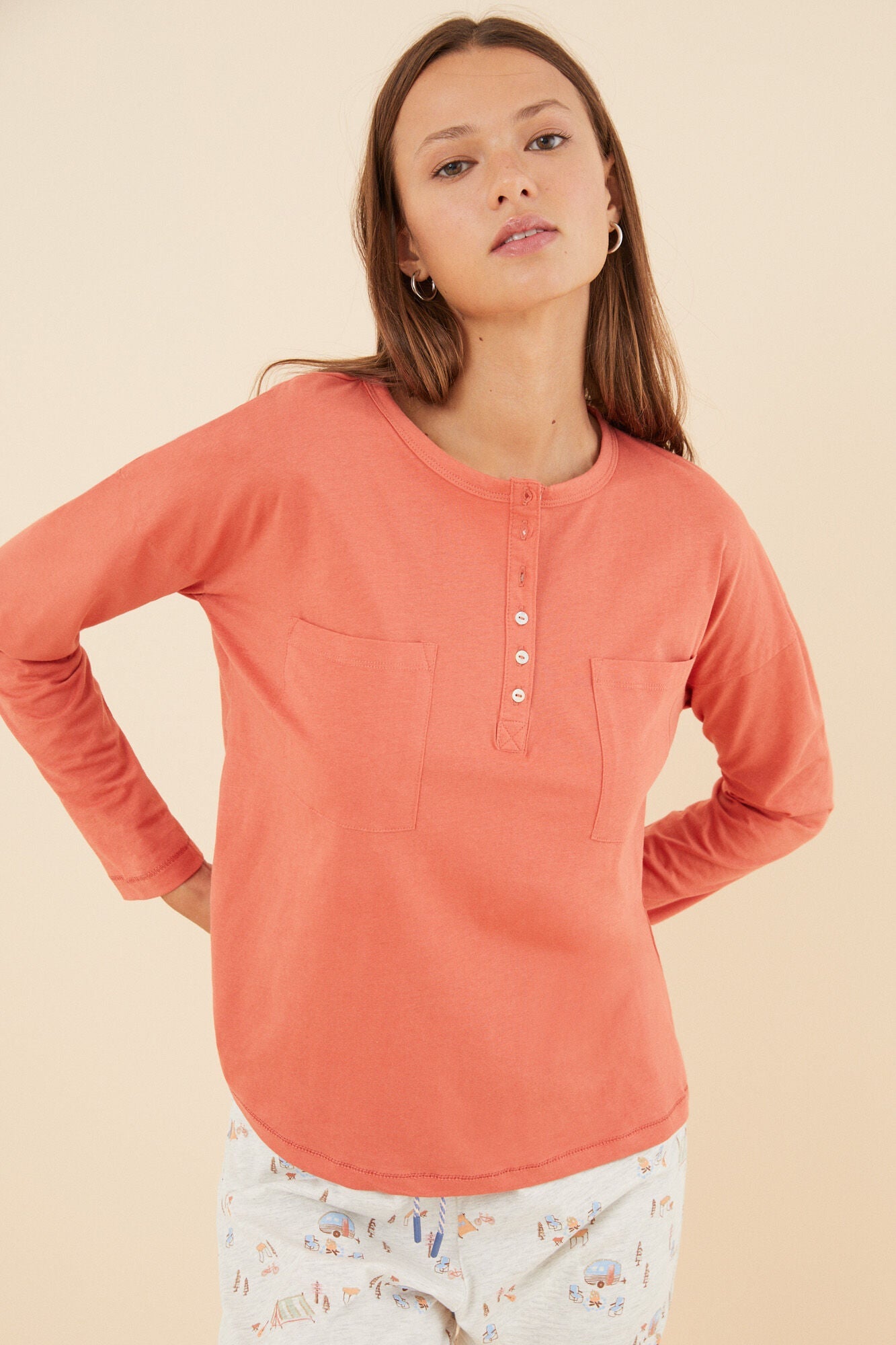 T-shirt with coral pockets