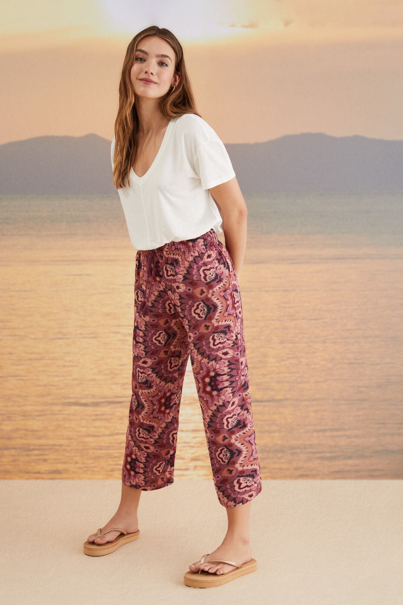 Maroon print Capri pants