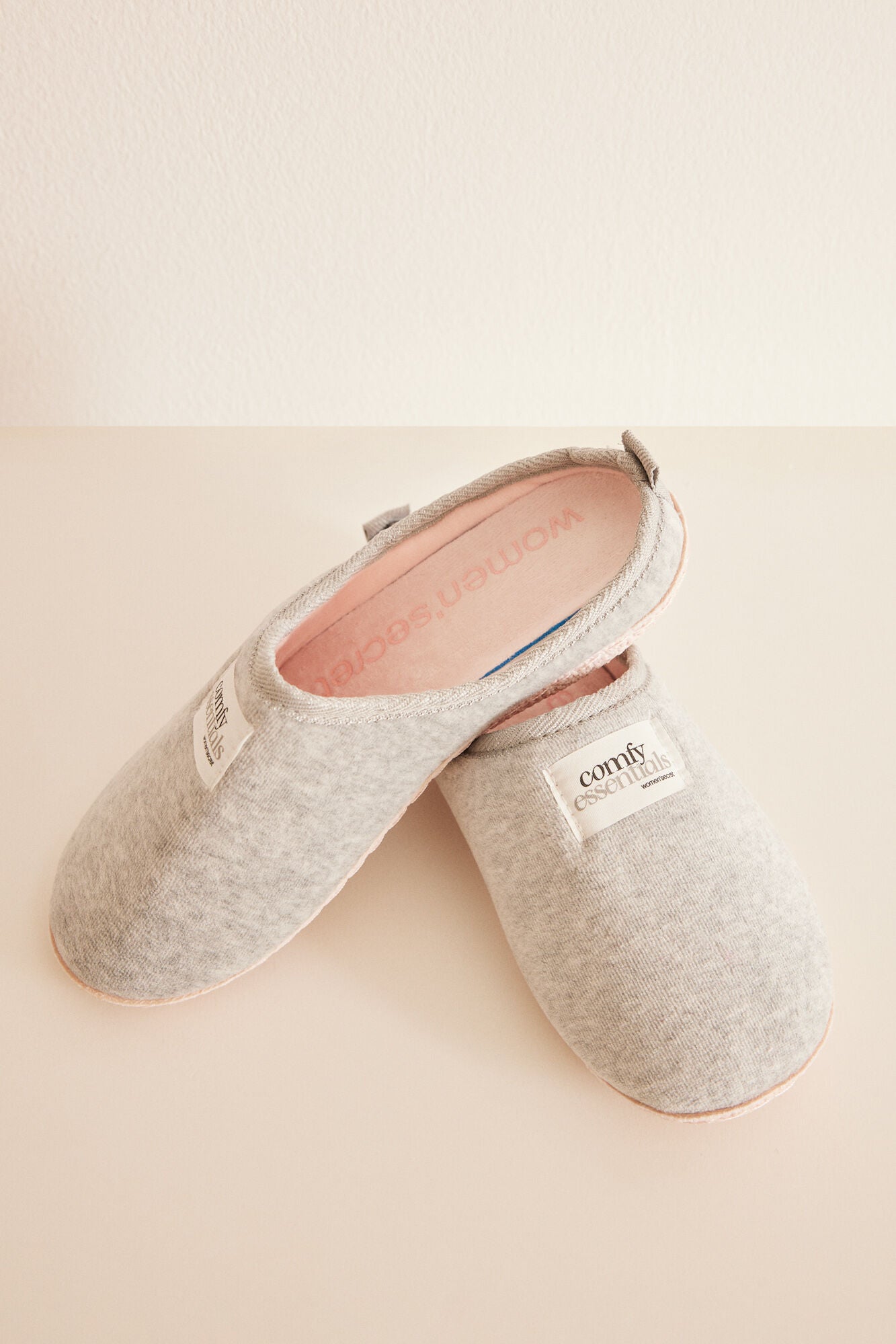 Slippers house removable grey insole
