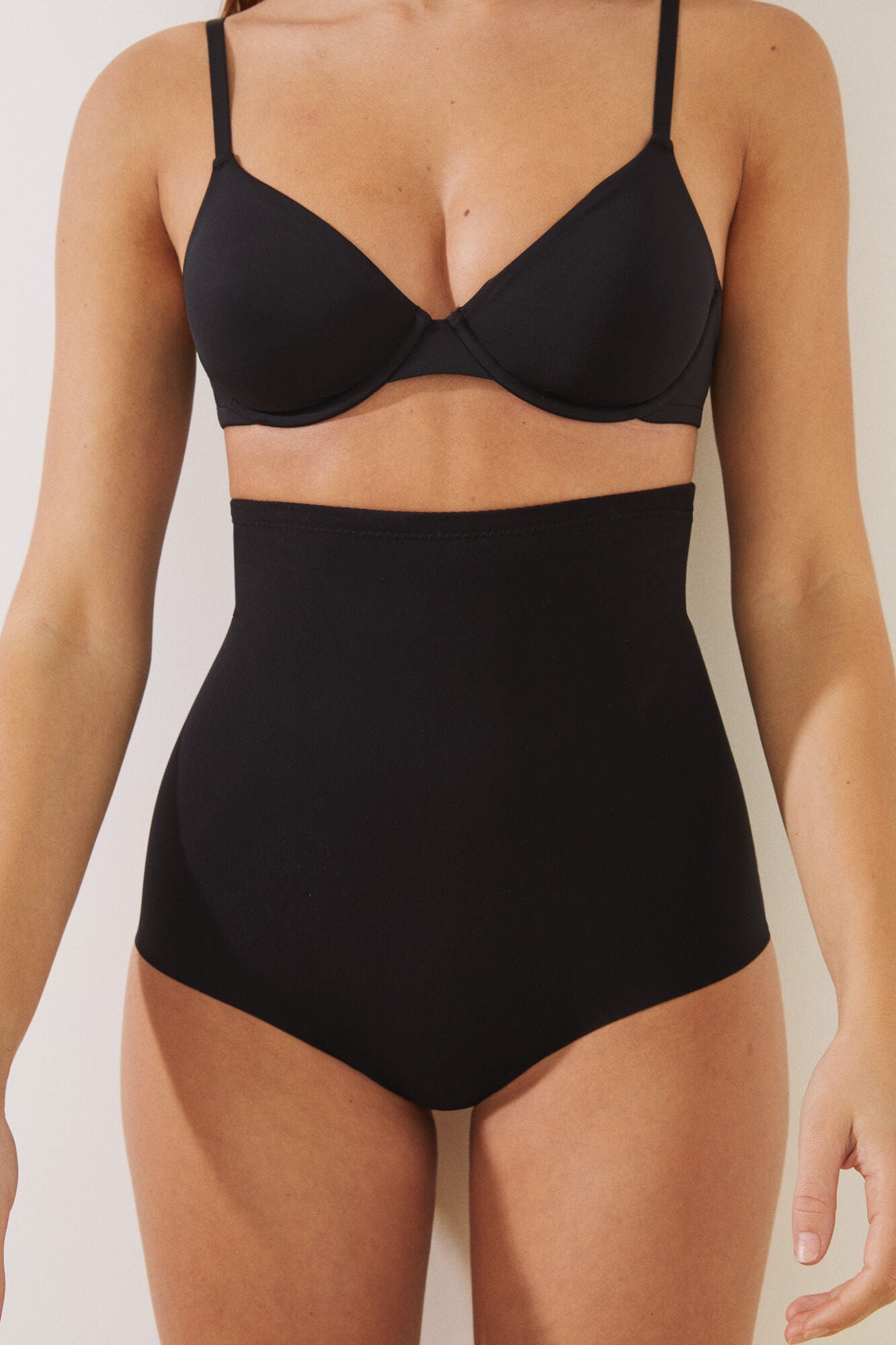 Black high molding panties